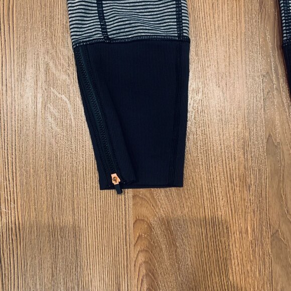 Lululemon Rebel Runner Crop Striped Legging Size 4 - Picture 5 of 12